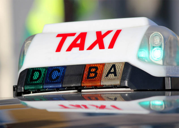 A1 : la voie réservée aux taxis entre Paris et CDG suspendue A1 : la voie réservée aux taxis entre Paris et CDG suspendue