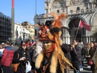 Pas sûr que ce soit une bonne idée d'aller à Venise penant le Carnaval : si les costumes sont superbes, la foule y est oppressante (©PB) e
