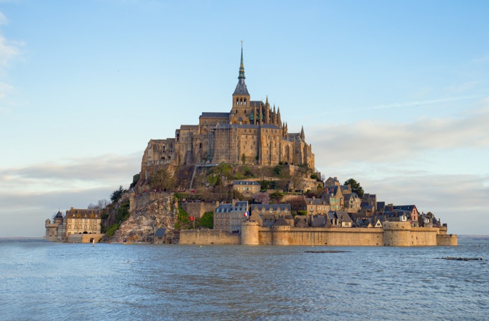 A éviter : le Mont Saint-Michel pendant les week-ends surchargés de printemps Depositphotos.com Auteur MennoSchaefer