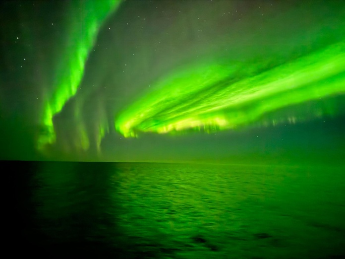 J’ai testé pour vous la croisière Aurores Boréales à bord du "Renaissance" 🔑 J’ai testé pour vous la croisière Aurores Boréales à bord du "Renaissance" 🔑