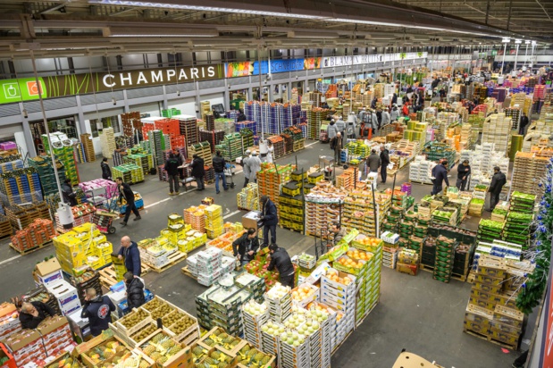 Le pavillon qui fournit chaque année un million de tonnes de fruits et légumes aux consommateurs français. Le pavillon qui fournit chaque année un million de tonnes de fruits et légumes aux consommateurs français.