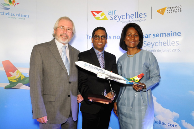 Maurice Loustau-Lalanne, principal secrétaire aux Affaires étrangères seychelloises et membre du conseil d'administration d'Air Seychelles; Manoj Papa, Chief Executive Officer d'Air Seychelles et Bernadette Willemin, directrice pour l'Europe de l'office du tourisme des Seychelles - Photo DR