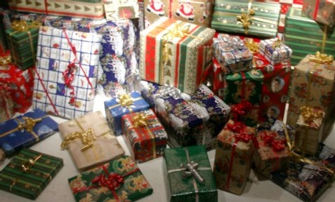 Pour les cadeaux faudra pas trop trainer... le stock fond comme neige au soleil ! Pour les cadeaux faudra pas trop trainer... le stock fond comme neige au soleil !