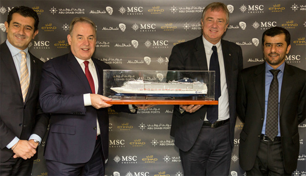 Gianni Onorato, Chief Executive Officer de MSC Croisières ; James Hogan, President et Chief Executive Officer d'Etihad Airways ; Pierfrancesco Vago, Executive Chairman de MSC Croisières ; Capitaine Mohamed al Shamsi, Chief Executive Officer de la Compagnie des Ports d'Abu Dhabi.