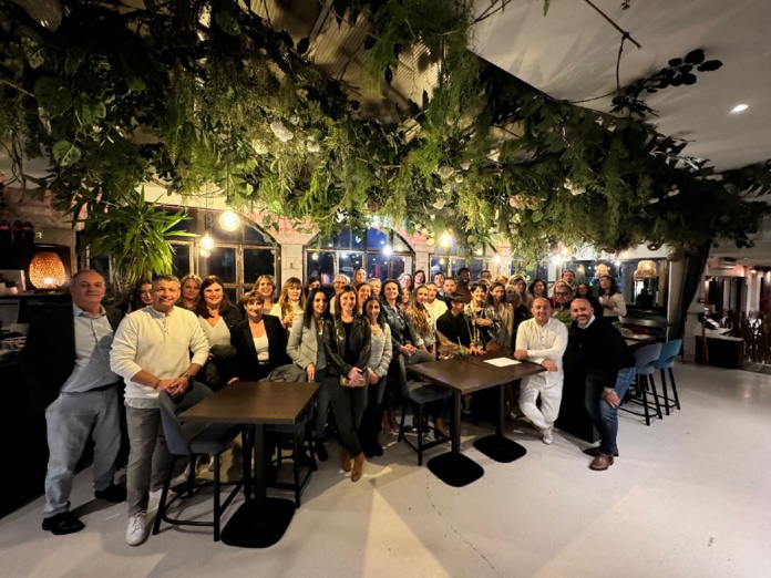 Les agents de voyages participants à une soirée organisée à Marseille le 11 avril 2024 - Photo FDL Les agents de voyages participants à une soirée organisée à Marseille le 11 avril 2024 - Photo FDL