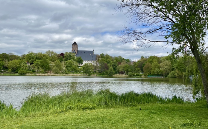 À Chemnitz, le petit lac au pied de l’ancien monastère de Schloßberg (@PB) À Chemnitz, le petit lac au pied de l’ancien monastère de Schloßberg (@PB)