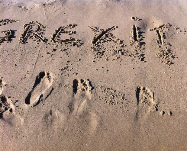 While every media puts in its analysis, its intoxication, its point of views, its obstinacy, the “Greek soldier” on his part, and this is a fact, tries to put back the pieces together of a story that he is losing control over - DR:  J. Sicsic While every media puts in its analysis, its intoxication, its point of views, its obstinacy, the “Greek soldier” on his part, and this is a fact, tries to put back the pieces together of a story that he is losing control over - DR:  J. Sicsic