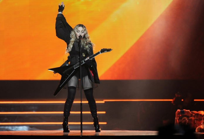 Tourisme musical : la mairie de Rio se frotte aussi les mains, faisant valoir que le concert de Madonna générera 53 millions d’euros pour l’économie locale, soit 30 fois plus que les investissements consentis - Depositphotos.com Auteur yakub88