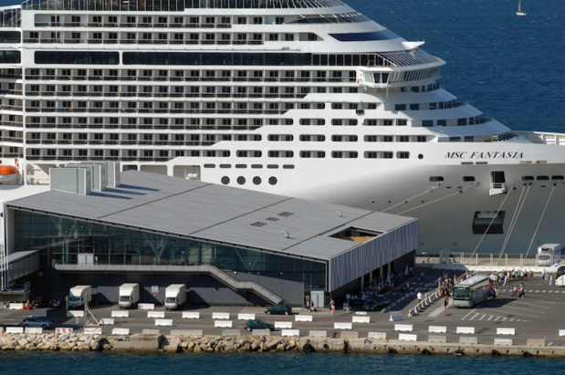 Au 1er semestre 2015, le port de Marseille enregistre 7 000 croisiéristes supplémentaires, soit un total de 597 000 passagers (+1,1%) - DR : GPMM Au 1er semestre 2015, le port de Marseille enregistre 7 000 croisiéristes supplémentaires, soit un total de 597 000 passagers (+1,1%) - DR : GPMM