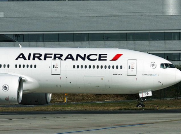 Le Boeing B777-200 d'Air France ne peut pas décoller vendredi 10 juillet 2015 comme prévu en raison de l'indisponibilité des membres d'équipage - DR : Air France-KLM