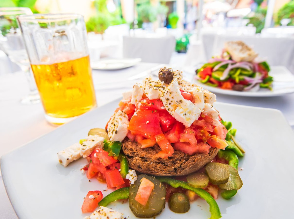 Les Dakos, une entrée savoureuse du terroir crétois Les Dakos, une entrée savoureuse du terroir crétois