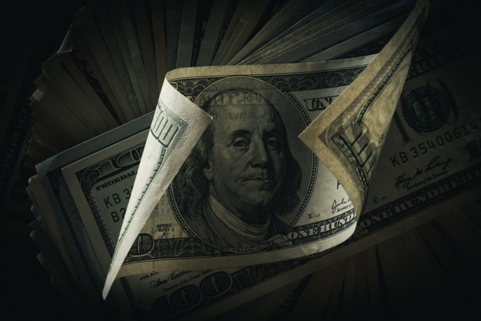 L'indice du dollar a légèrement reculé ces dernières semaines, principalement en raison de prises de bénéfices - Depositphotos.com, VadimVasenin L'indice du dollar a légèrement reculé ces dernières semaines, principalement en raison de prises de bénéfices - Depositphotos.com, VadimVasenin