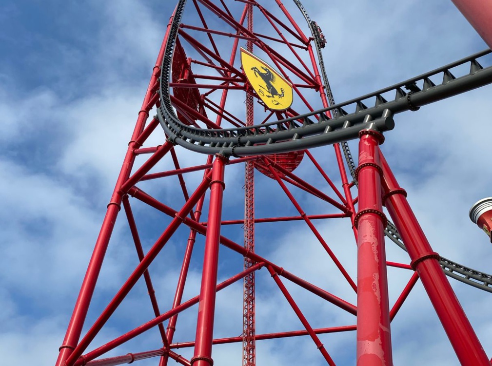 Red Force One, une des meilleures attractions de Ferrari Land © Canva