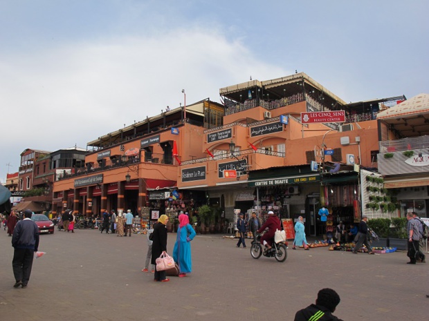 Pour le Maroc, la situation est quand même moins désespérée que la Tunisie. Même si l'activité des TO est quand même en baisse depuis une quinzaine d'années. La faute sans doute à Internet et la facilité pour le client d'acheter un séjour ou un club "tout compris" directement sur Internet. Ici Marrakech - DR : A.B. Pour le Maroc, la situation est quand même moins désespérée que la Tunisie. Même si l'activité des TO est quand même en baisse depuis une quinzaine d'années. La faute sans doute à Internet et la facilité pour le client d'acheter un séjour ou un club "tout compris" directement sur Internet. Ici Marrakech - DR : A.B.