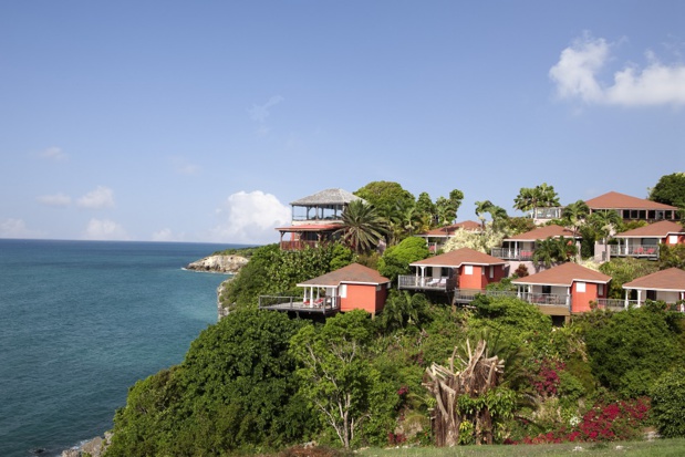 Pour un séjour en Guadeloupe, Christophe Barrère recommande la Toubana Hôtel & Spa. Un très bel hôtel 4* avec une vue à couper le souffle et une piscine à débordement face à la mer, on en prend plein les yeux ! - DR : Toubana Hotel and Spa