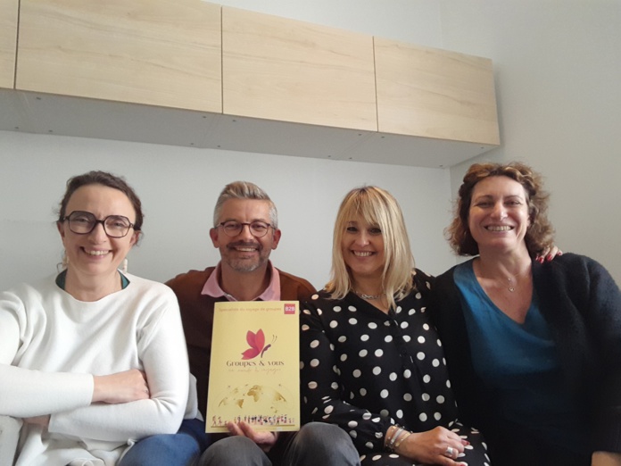 Une partie de l’équipe de Groupes & Vous : Laetitia Antigny et Barbara Florent, cheffes de production. Au centre, Nicolas Willams et Line Seuron, responsables commerciaux. @ groupes&vous Une partie de l’équipe de Groupes & Vous : Laetitia Antigny et Barbara Florent, cheffes de production. Au centre, Nicolas Willams et Line Seuron, responsables commerciaux. @ groupes&vous
