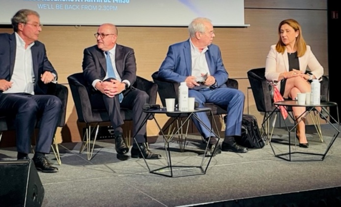 Christine Ourmières-Widener, présidente d’Air Caraïbes et de Frenchbee, Marc Rochet, président d’Aerogestion, Gilles Talec, directeur commercial d’Air Austral et Pascal de Izaguirre, président de Corsair et de la FNAM étaient réunis pour échanger sur la situation du marché de et vers les départements et régions d’outre-mer et partager leur vision.Photo : C.Hardin Christine Ourmières-Widener, présidente d’Air Caraïbes et de Frenchbee, Marc Rochet, président d’Aerogestion, Gilles Talec, directeur commercial d’Air Austral et Pascal de Izaguirre, président de Corsair et de la FNAM étaient réunis pour échanger sur la situation du marché de et vers les départements et régions d’outre-mer et partager leur vision.Photo : C.Hardin