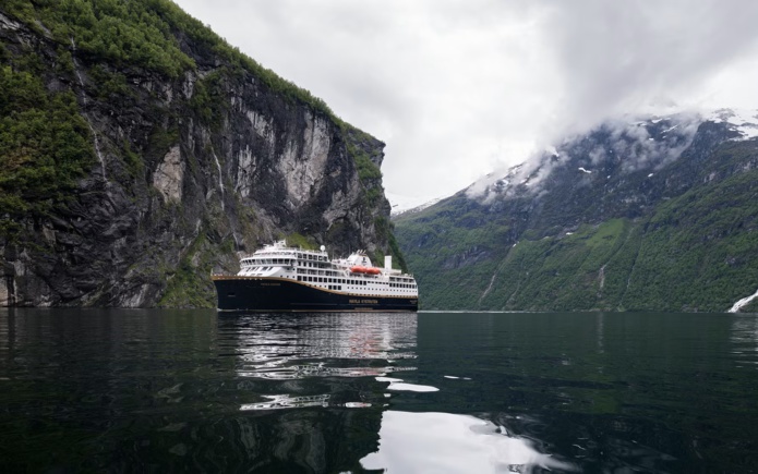 C'est le Havila Castor qui naviguera au coeur du Geirangerfjord. @Havila Voyages.