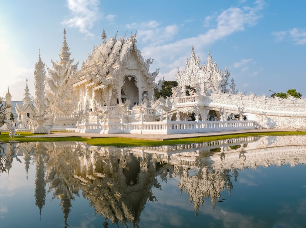 Wat Rong Khun, le majestueux temple blanc de Chiang Rai Wat Rong Khun, le majestueux temple blanc de Chiang Rai