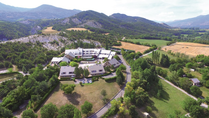 Vacances Bleues rouvre son tout premier village vacances