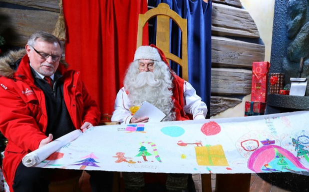 Le Père Noël et le Maire de la ville de Rovaniemi, Esko Lotvonen - DR : Visit Finland