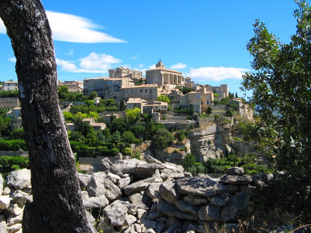 Gordes Villa in Vaucluse -  Photo : vouvraysan - Fotolia.com