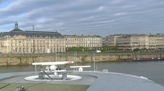 A Bordeaux, les bateaux de croisières sont ammarés devant la place des Quinconces @LG A Bordeaux, les bateaux de croisières sont ammarés devant la place des Quinconces @LG