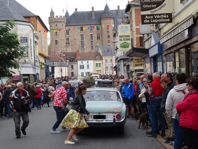 Revivez l'embouteillage de Lapalisse au temps de la Nationale 7 - Photo JPC Revivez l'embouteillage de Lapalisse au temps de la Nationale 7 - Photo JPC
