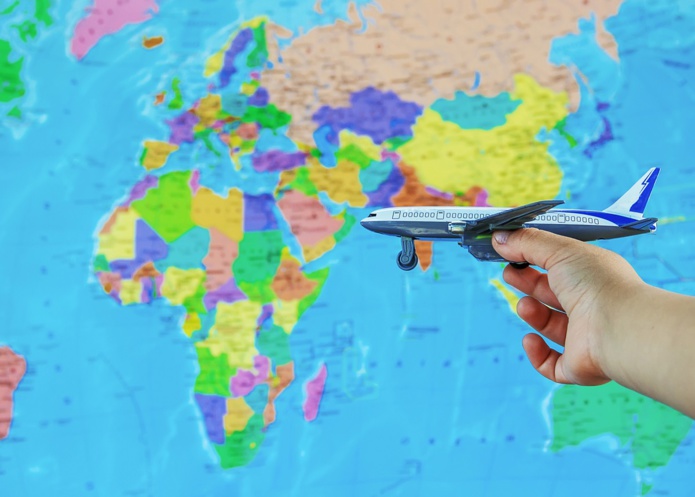 Le pavillon français à la peine en Afrique - Depositphotos.com Le pavillon français à la peine en Afrique - Depositphotos.com