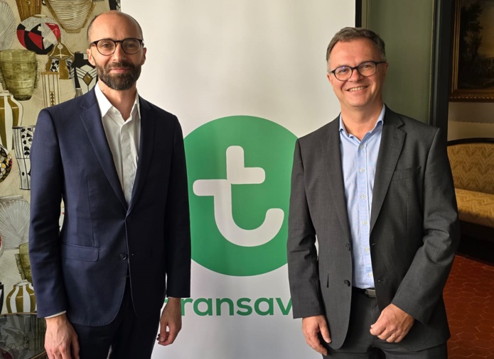 Nicolas Henin, Directeur Général Adjoint Commercial et Marketing de Transavia France et Julien Boullay, directeur commercial et marketing de l'aéroport Marseille Provence : Transavia va baser un 3e avion à Marseille et va lancer Alger cet hiver et Le Caire l'été 2025 - Photo CE Nicolas Henin, Directeur Général Adjoint Commercial et Marketing de Transavia France et Julien Boullay, directeur commercial et marketing de l'aéroport Marseille Provence : Transavia va baser un 3e avion à Marseille et va lancer Alger cet hiver et Le Caire l'été 2025 - Photo CE