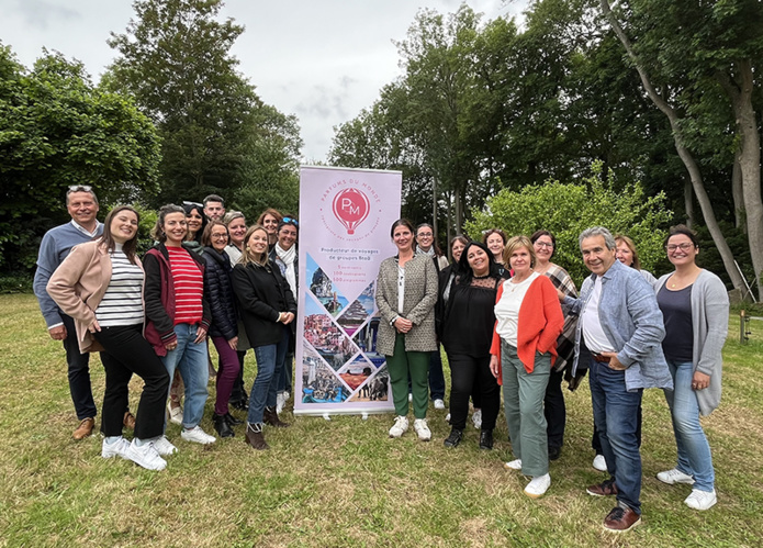 L’équipe Parfums du Monde © Parfums du Monde / Namaste L’équipe Parfums du Monde © Parfums du Monde / Namaste