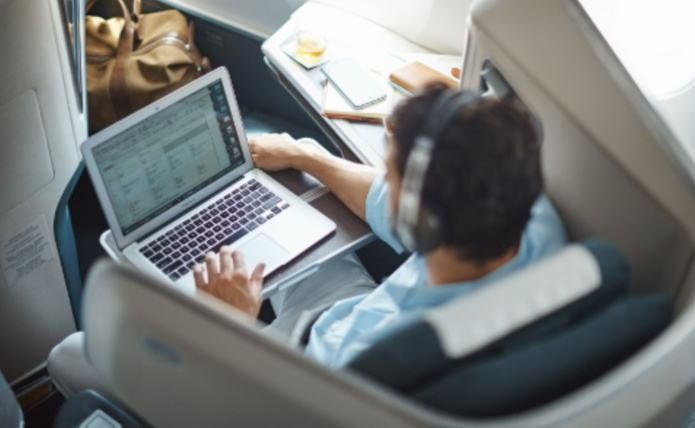 Cathay Pacific propose un service Wi-Fi gratuit en vol - Photo : ©Cathay Pacific Cathay Pacific propose un service Wi-Fi gratuit en vol - Photo : ©Cathay Pacific