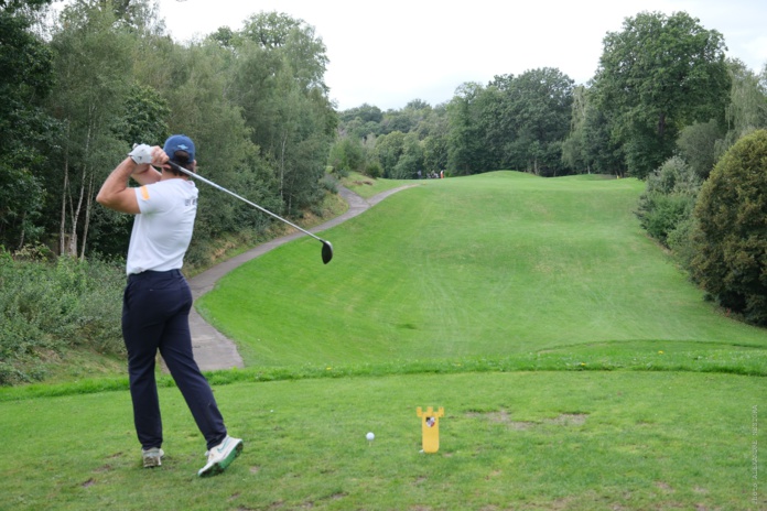 Les équipes étaient formées de trois joueurs très concentrés sur leur objectif @Alexandre Nestora Les équipes étaient formées de trois joueurs très concentrés sur leur objectif @Alexandre Nestora