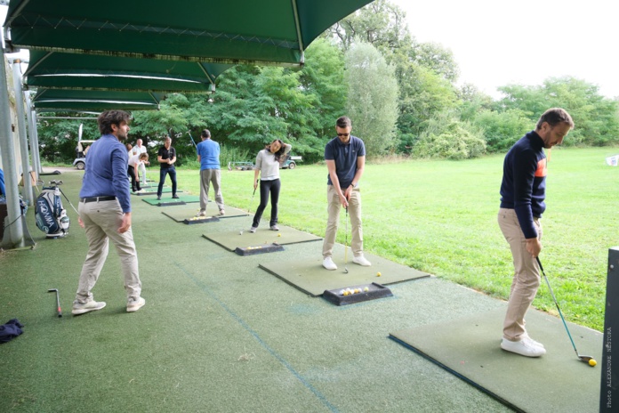 Les "débutants" travaillent leur swing @Alexandre Nestora Les "débutants" travaillent leur swing @Alexandre Nestora