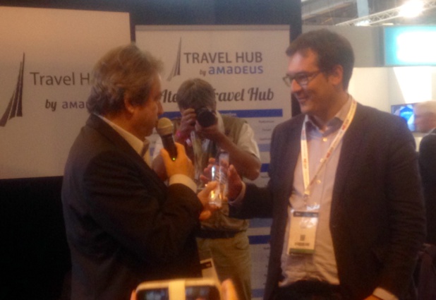 Mathieu Pollet, le cofondateur de LoungeUp reçoit le prix de Georges Rudas d'Amadeus (c) Johanna Gutkind Mathieu Pollet, le cofondateur de LoungeUp reçoit le prix de Georges Rudas d'Amadeus (c) Johanna Gutkind