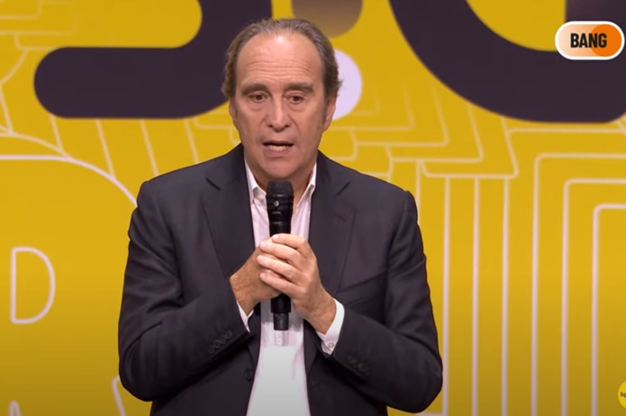 Pour Xavier Niel les agences de voyages étaient un cauchemar... avant internet - Capture écran : Chaine Youtube BPIfrance Pour Xavier Niel les agences de voyages étaient un cauchemar... avant internet - Capture écran : Chaine Youtube BPIfrance