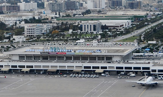 L'OACA engage des travaux à l'intersection de deux pistes de l'aéroport Tunis Carthage - Photo : Tunis Carthage