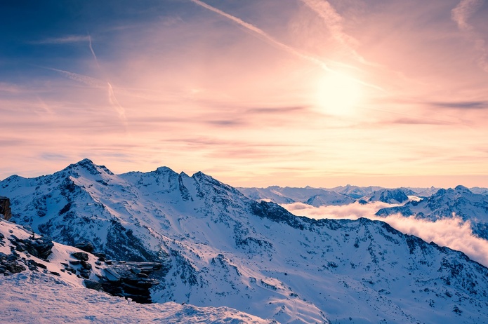 Montagne hiver : "Les clients sont de plus en plus sensibles aux prix, d’où leur intérêt croissant pour les périodes d’intervacances, généralement moins chères" - Depositphotos.com Auteur Smallredgirl Montagne hiver : "Les clients sont de plus en plus sensibles aux prix, d’où leur intérêt croissant pour les périodes d’intervacances, généralement moins chères" - Depositphotos.com Auteur Smallredgirl