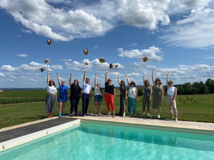 « Nous continuons à nous développer en interne, sur nos deux marchés porteurs. L’ambition n’est pas d’avoir une équipe de 50 personnes, mais en deux ans, nous sommes passés de 10 à 15 personnes, sans compter les alternants », raconte Jean Geneyne, CEO du groupe SLD. @SLD « Nous continuons à nous développer en interne, sur nos deux marchés porteurs. L’ambition n’est pas d’avoir une équipe de 50 personnes, mais en deux ans, nous sommes passés de 10 à 15 personnes, sans compter les alternants », raconte Jean Geneyne, CEO du groupe SLD. @SLD