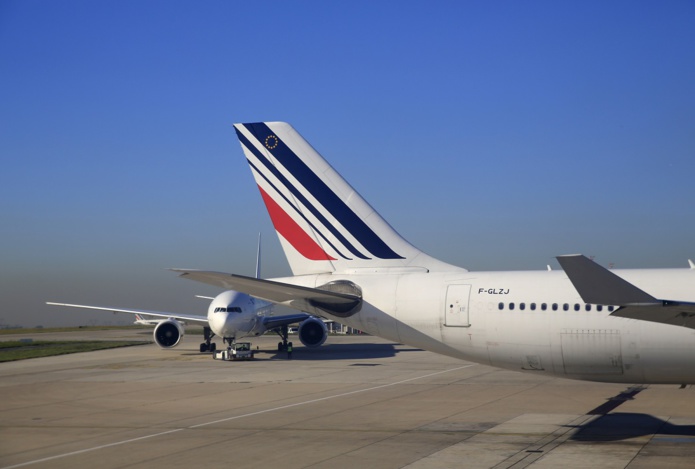 Alors même que la Loi de Finances 2025 n'a pas été encore votée, le groupe Air France - KLM a déjà mis à jours dans ses systèmes de réservations la hausse de la taxe Chirac - Depositphotos.com Author godongphoto Alors même que la Loi de Finances 2025 n'a pas été encore votée, le groupe Air France - KLM a déjà mis à jours dans ses systèmes de réservations la hausse de la taxe Chirac - Depositphotos.com Author godongphoto
