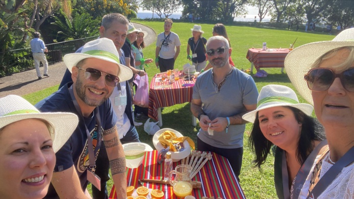 On prépare la poncha avec tous les ingrédients récoltés lors d'une chasse aux trésors à Fuchal @EDV Grand Est On prépare la poncha avec tous les ingrédients récoltés lors d'une chasse aux trésors à Fuchal @EDV Grand Est