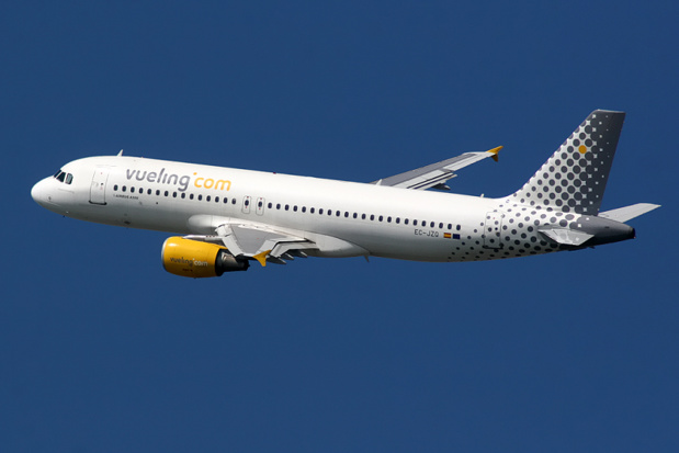 La stratégie opérationnelle de Vueling est d'installer à terme un triangle de places fortes, Barcelone, Rome et Paris pour développer des lignes vers le sud, le nord et l'est de l'Europe - Photo Wikipedia Airbus A320 Vueling