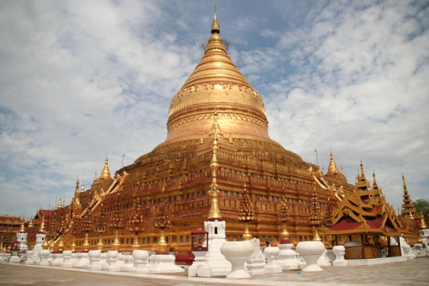 Myammar : les clients devront effectuer le paiement de leurs extras et leurs achats en kyat sur la destination -Photo Pagode Shwezigon JdL