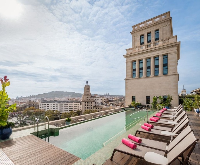 Un rooftop avec une vue imprenable sur Barcelone (©Palladium Hotel Group) Un rooftop avec une vue imprenable sur Barcelone (©Palladium Hotel Group)