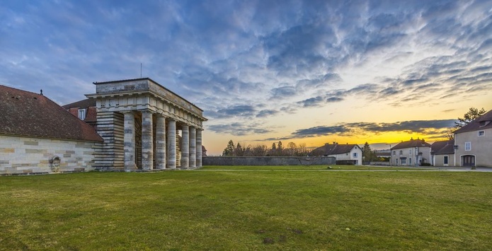 A la Saline royale d'Arc-et-Senan, d'imposants bâtiments (©Deposit Photos) A la Saline royale d'Arc-et-Senan, d'imposants bâtiments (©Deposit Photos)