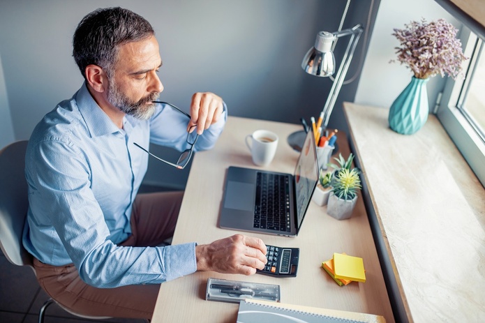 Au lieu de voir les salariés seniors comme un "coût" ou un fardeau, les entreprises devraient les considérer comme une ressource inestimable - DepositPhotos.com, Ivanko1980 Au lieu de voir les salariés seniors comme un "coût" ou un fardeau, les entreprises devraient les considérer comme une ressource inestimable - DepositPhotos.com, Ivanko1980