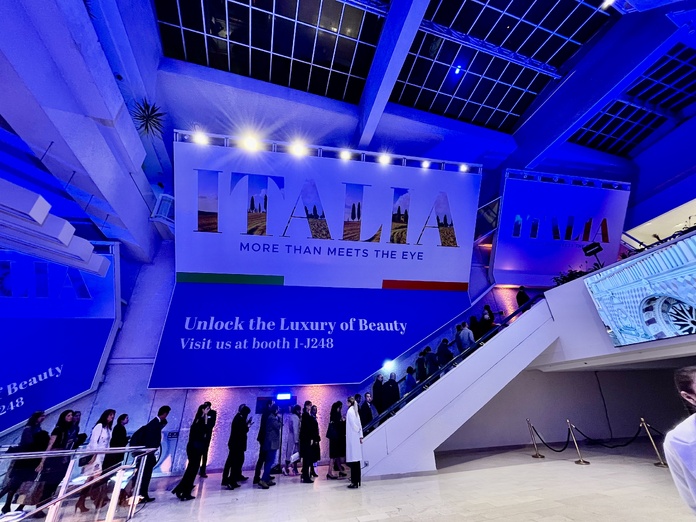 Dans les couloirs de l’ILTM, une belle visibilité pour l’Italie (@PB) Dans les couloirs de l’ILTM, une belle visibilité pour l’Italie (@PB)