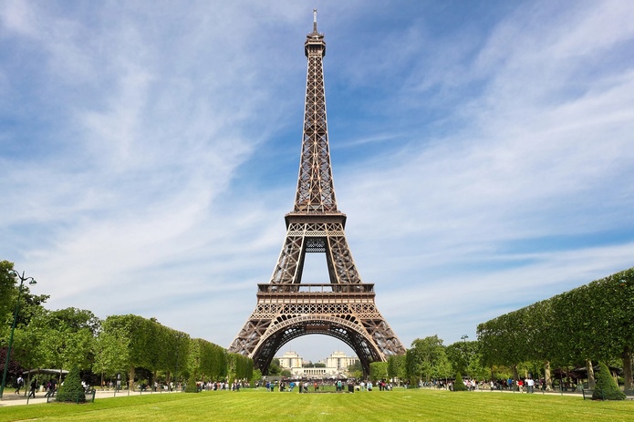 La tour Eiffel accueille gratuitement les écoliers parisiens