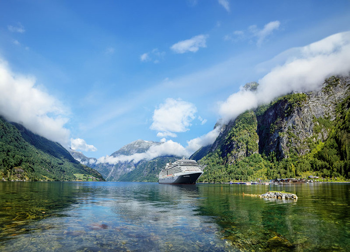 © Holland America © Holland America