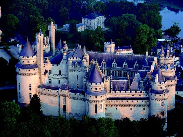Château de Pierrefonds Copyright CDT Oise Château de Pierrefonds Copyright CDT Oise